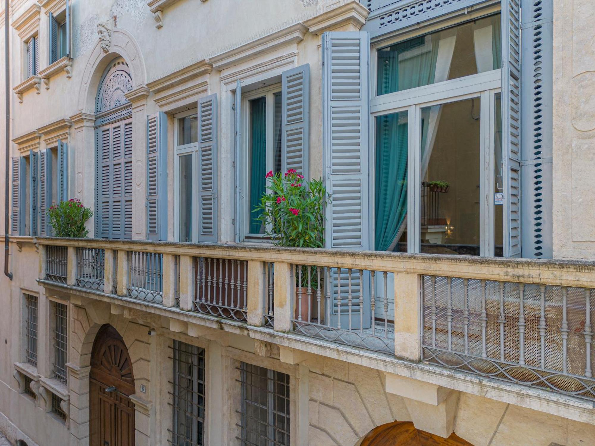 Corte Realdi - Palazzo Camozzini فيرونا المظهر الخارجي الصورة